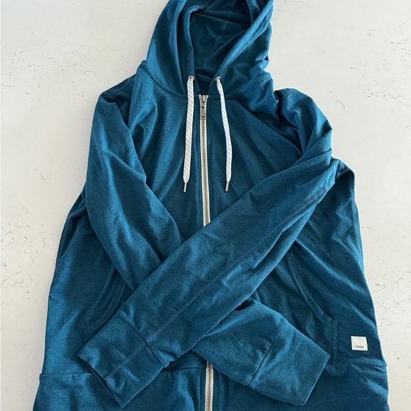 Vuori Tops - vuori women’s hoodie